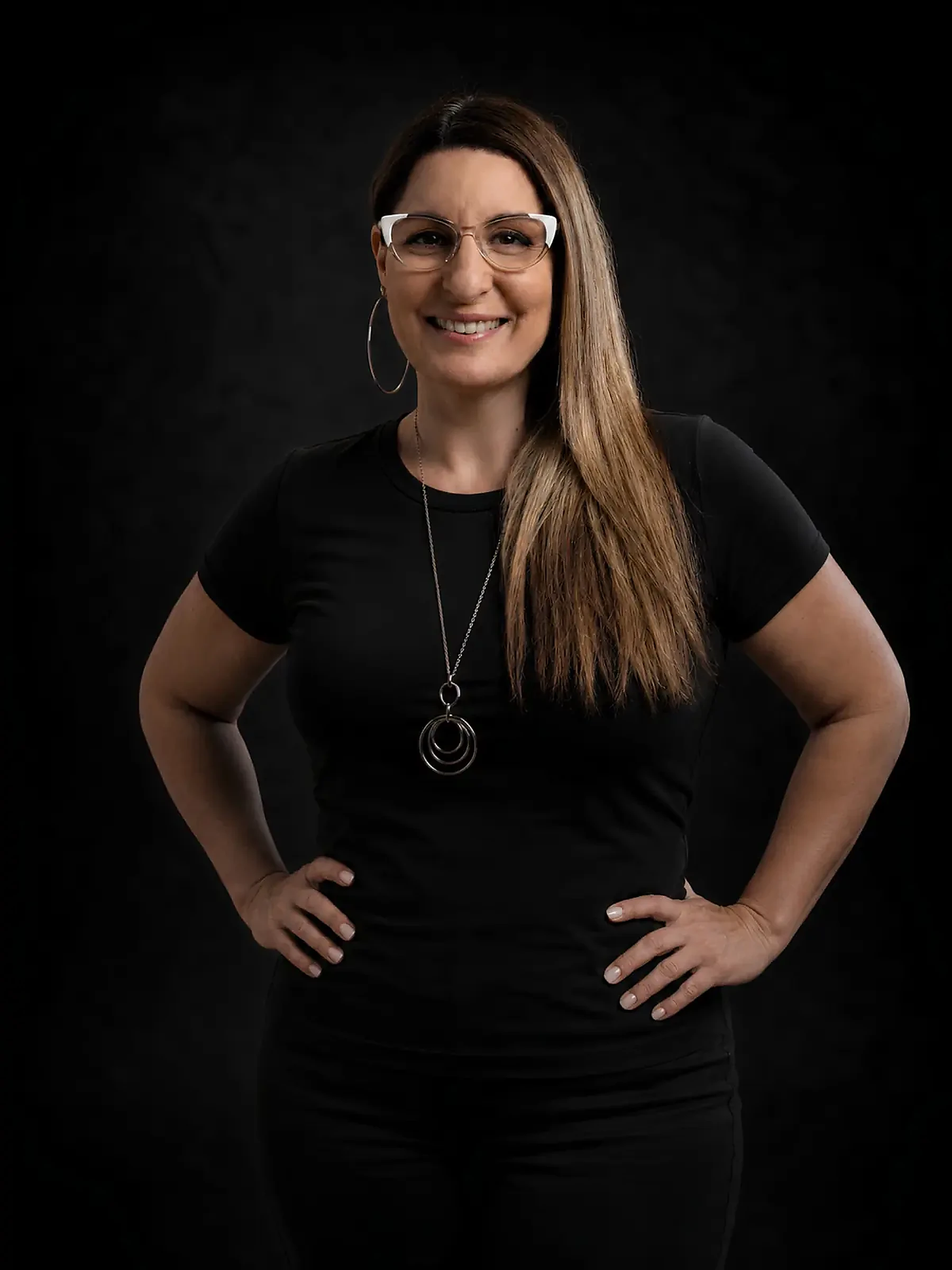 Analía Tarasiewicz durante una conferencia sobre liderazgo e inteligencia artificial